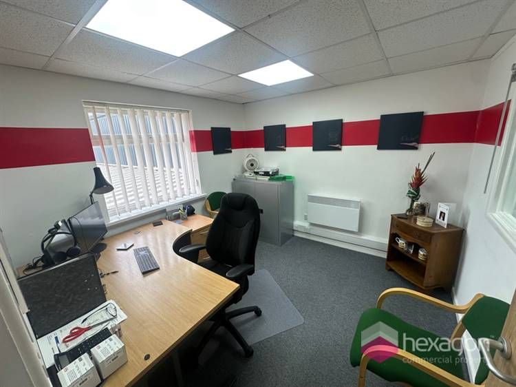 Property photo 3 of 10