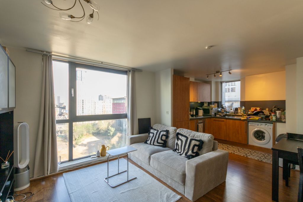 Property photo 2 of 13 Img_4885_1