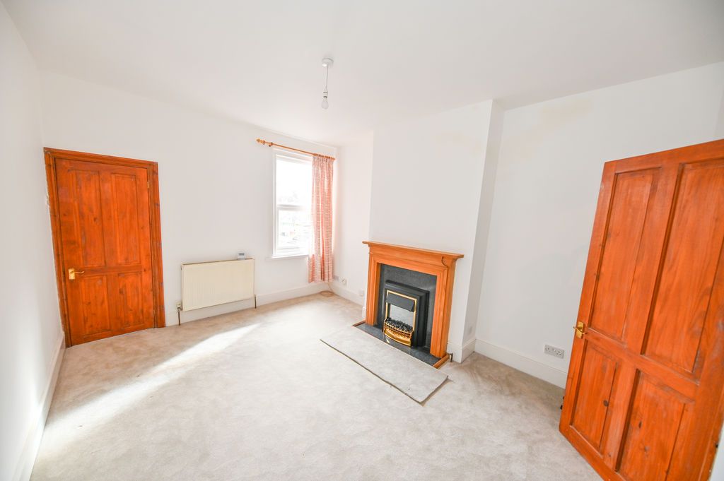 Property photo 2 of 6 Photo 9