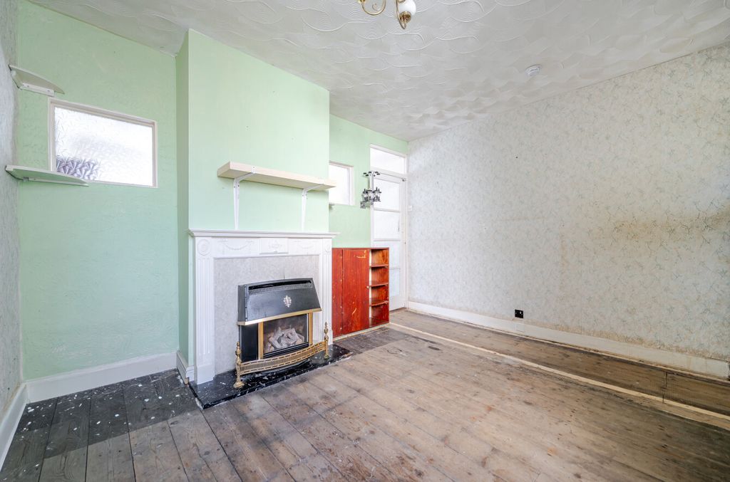 Property photo 3 of 12 1493941-25-6A550A...