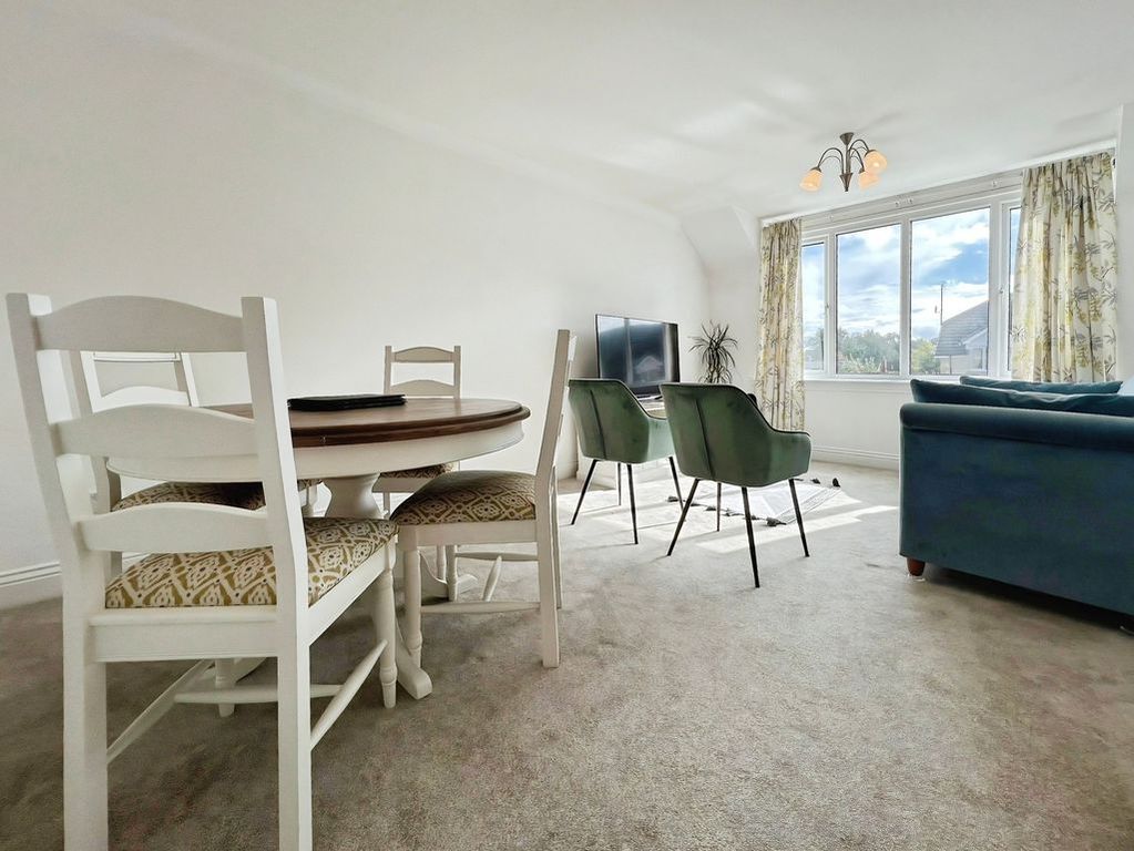 Property photo 3 of 12 Photo 11