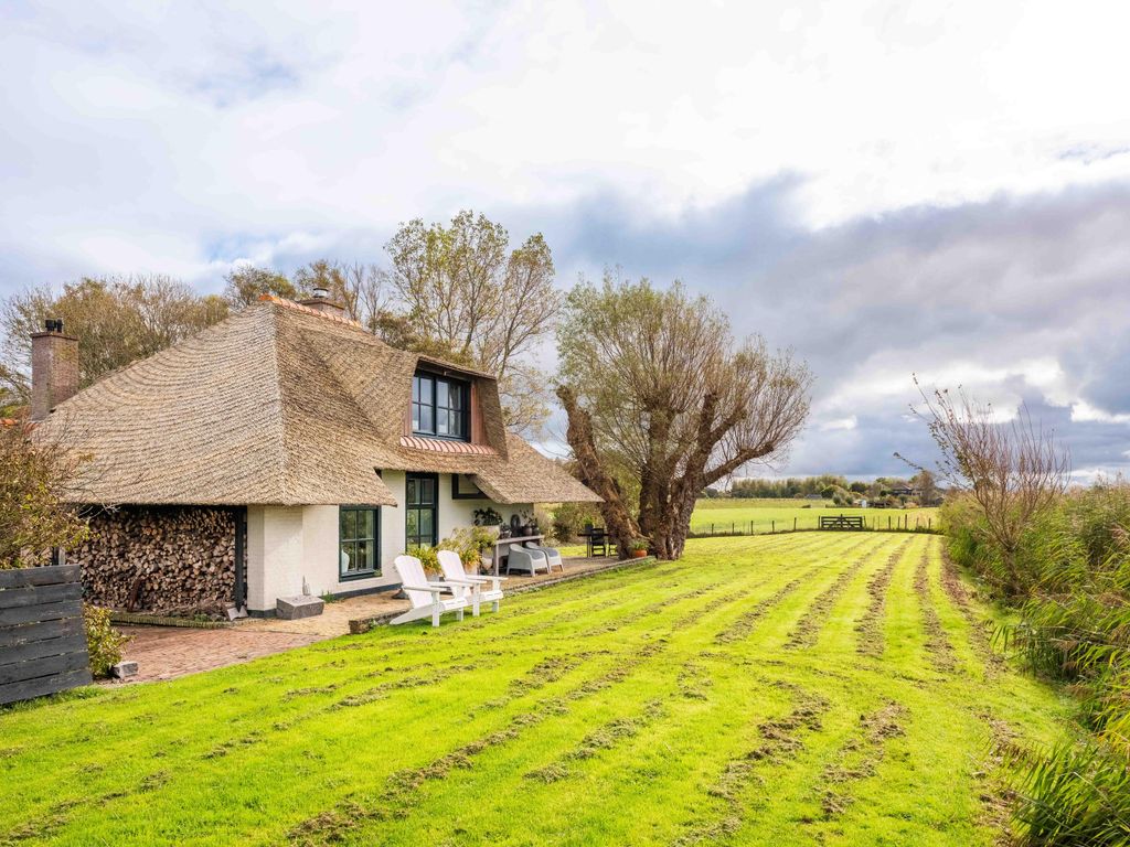 Property photo 2 of 49