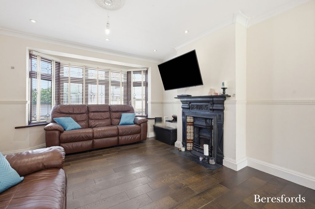 Property photo 3 of 18 Picture No. 11