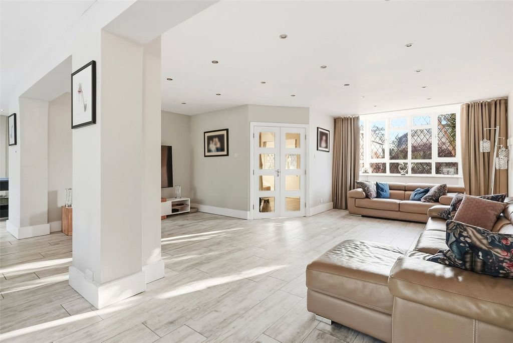 Property photo 3 of 24 Picture No. 13