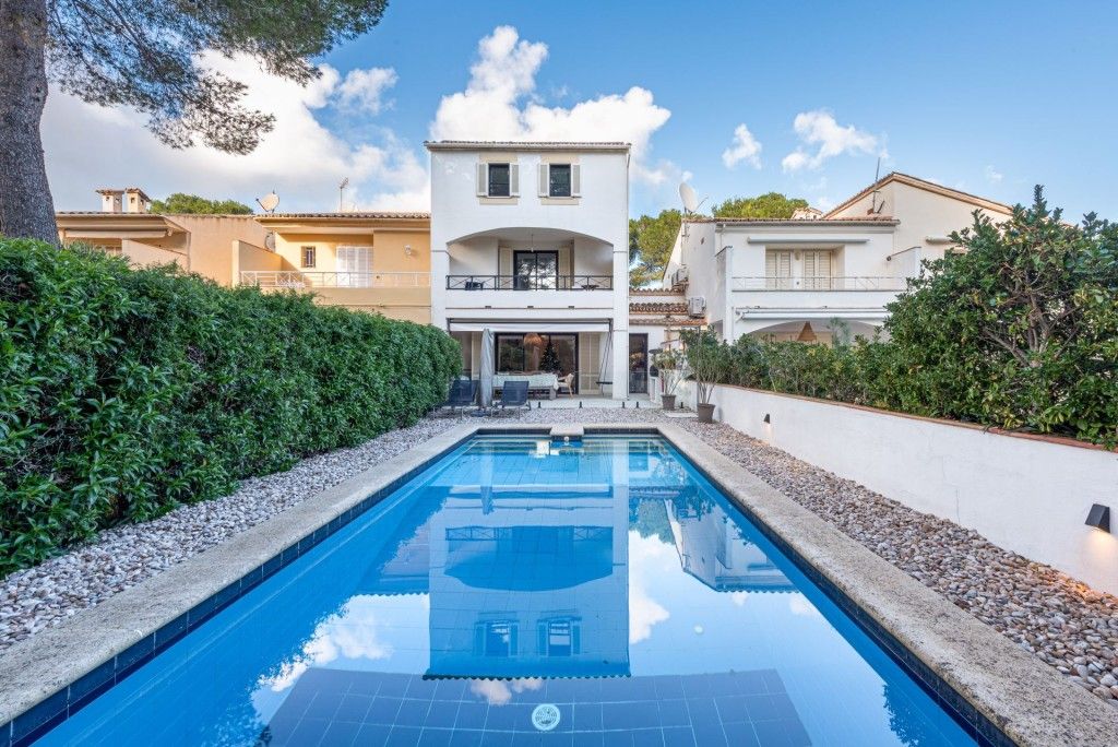 Property photo 1 of 19 Exterior And Pool