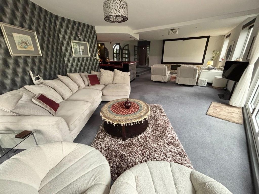 Property photo 1 of 36