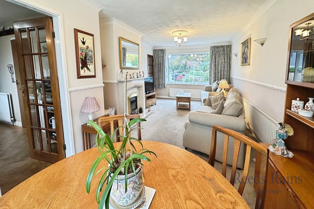 Property photo 2 of 17 Dining Lounge