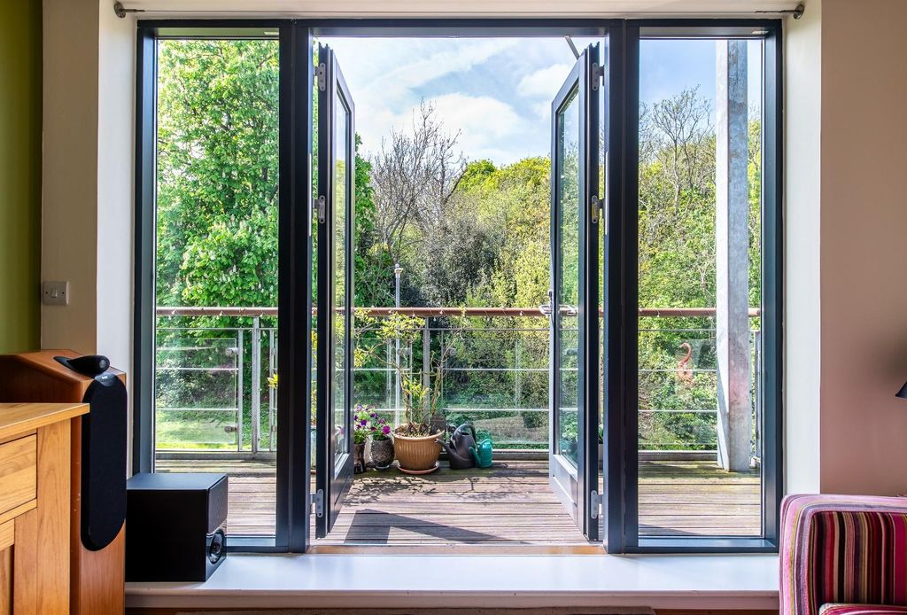 Property photo 1 of 18 Balcony