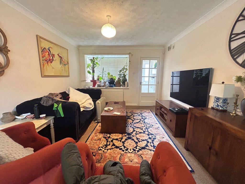 Property photo 2 of 10 F9A434A7-7226-41B1-83A0-E9955835B9c5