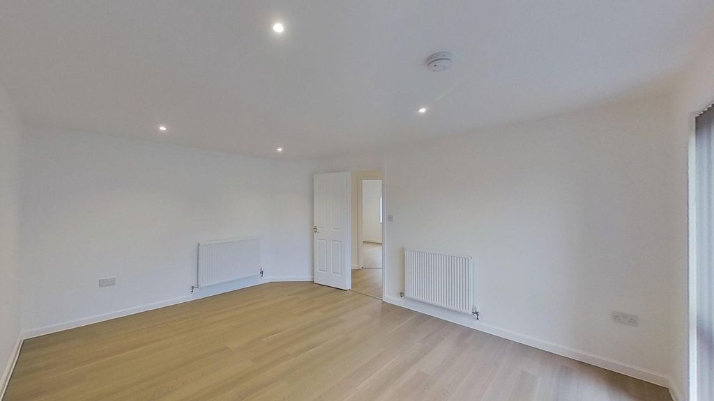 Property photo 2 of 18 Picture No. 02