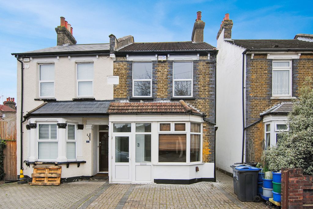 Property photo 2 of 12