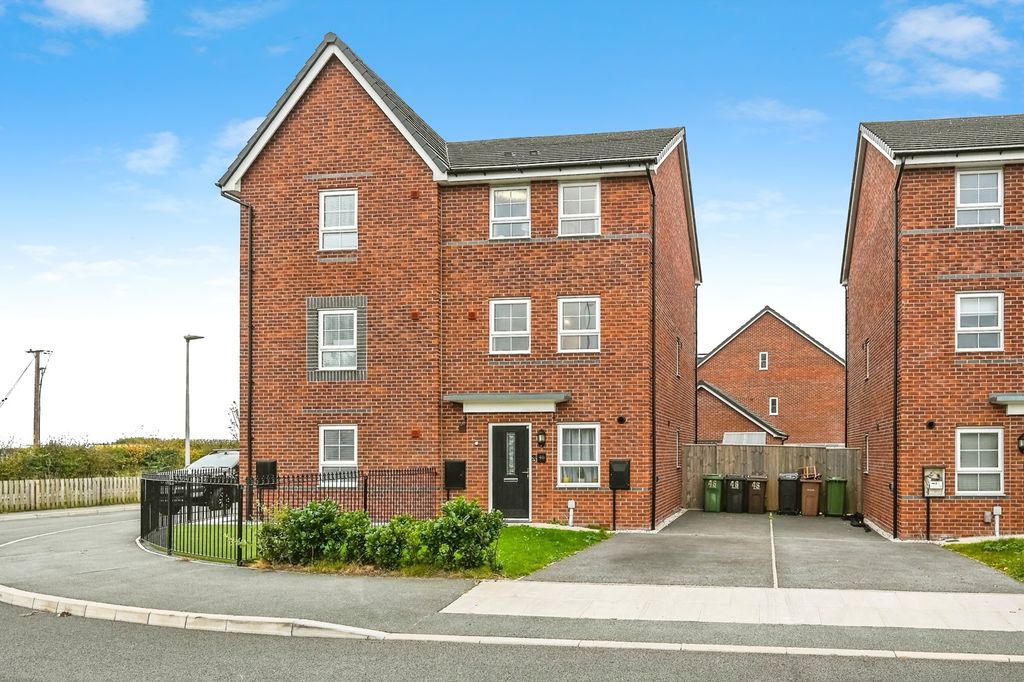 Property photo 1 of 15 Photo