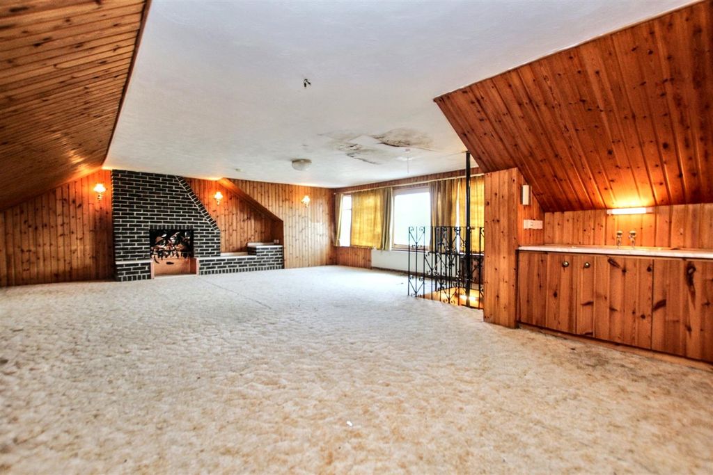 Property photo 3 of 17 3
