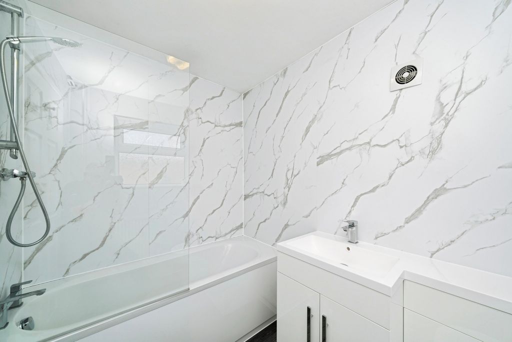 Property photo 3 of 13 Pbox-Img.Jpg