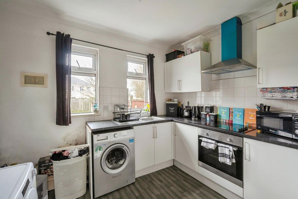 Property photo 3 of 18