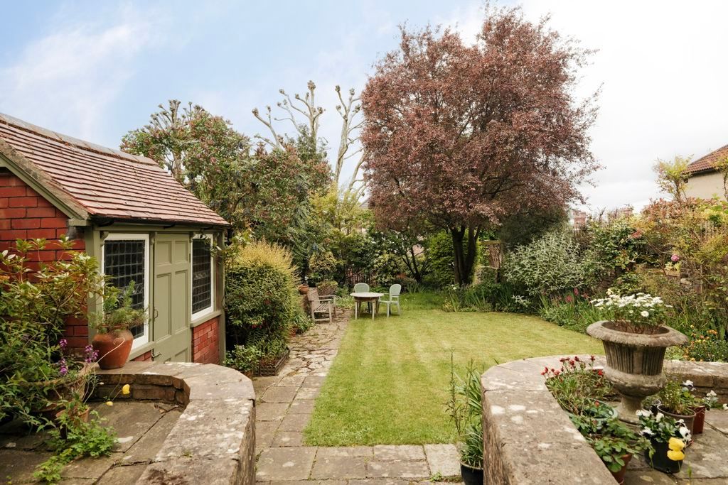 Property photo 2 of 20 Garden