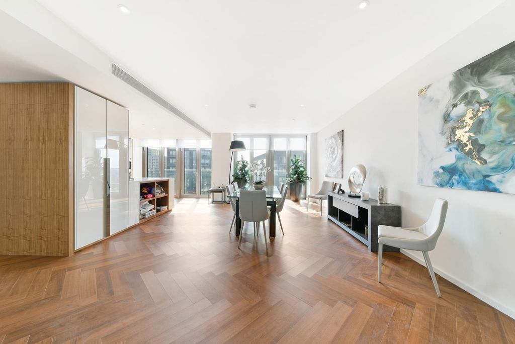 Property photo 3 of 25