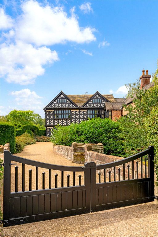 Property photo 3 of 22 Entrance