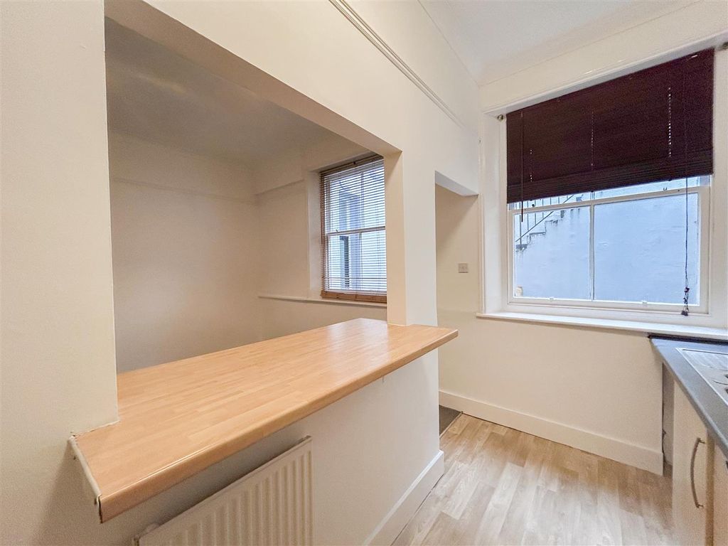 Property photo 3 of 15 Kitchen