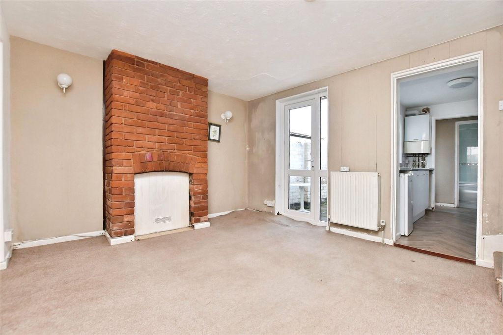 Property photo 3 of 14 Living Room