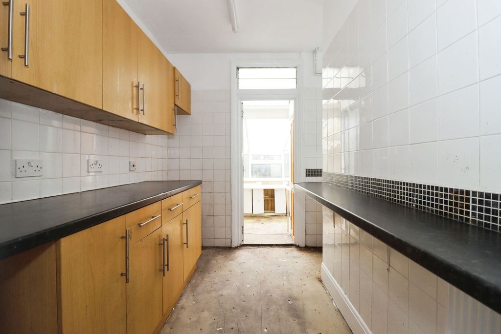 Property photo 3 of 15 Pbox-Img.Jpg