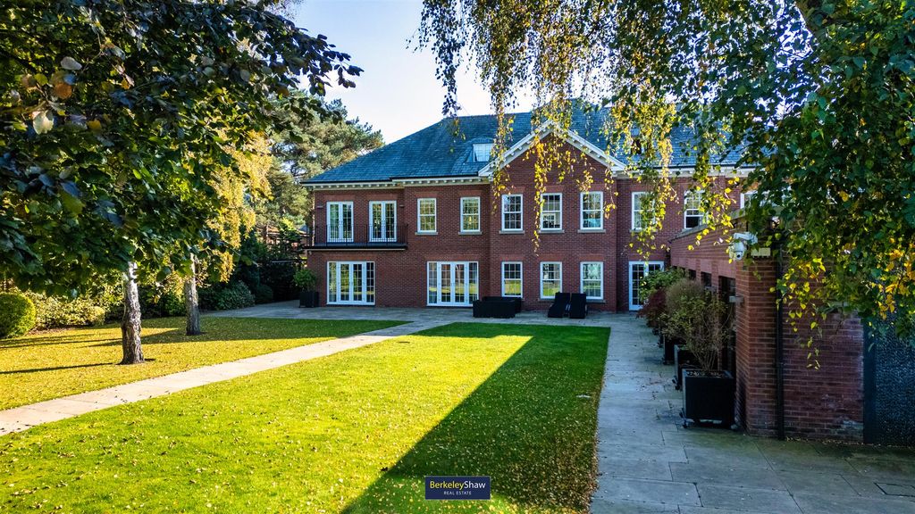 Property photo 1 of 64