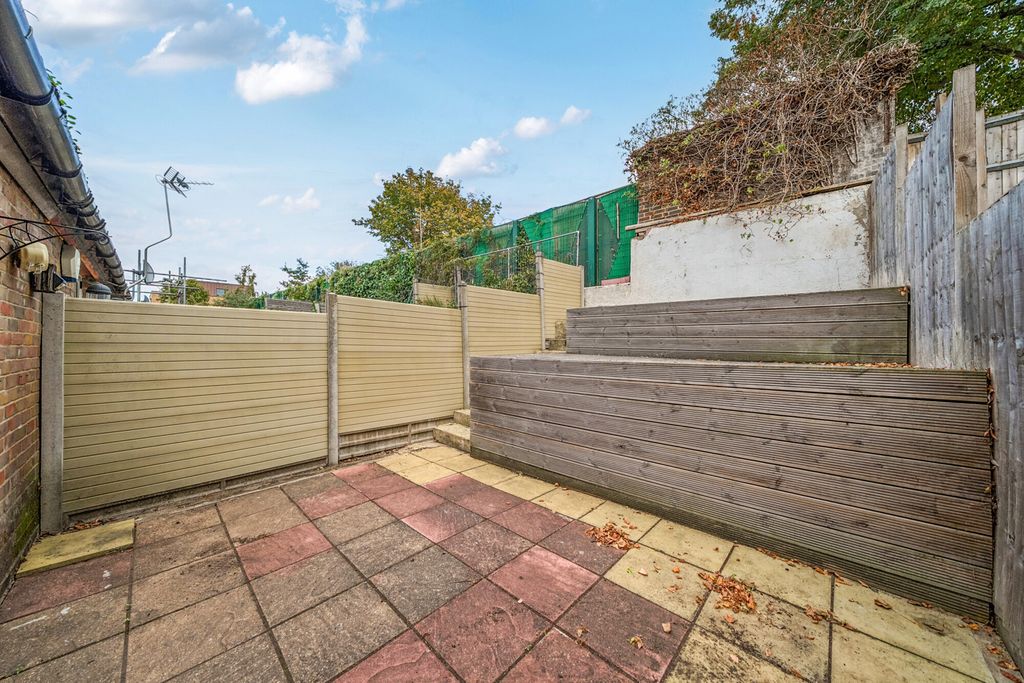 Property photo 3 of 19 1513915-7-6Aaab57...