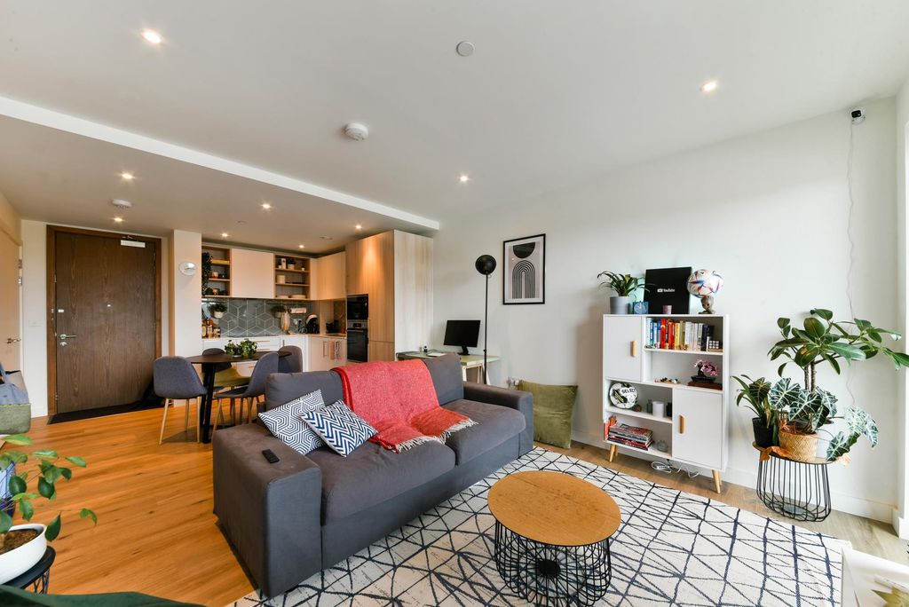 Property photo 2 of 6