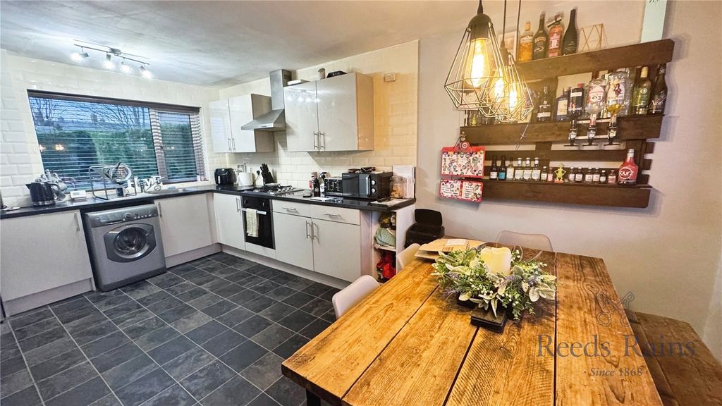 Property photo 3 of 12 Picture No. 15