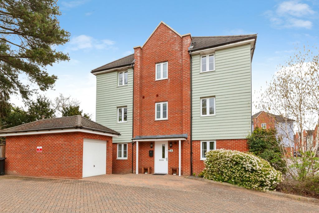 Property photo 1 of 20 Front