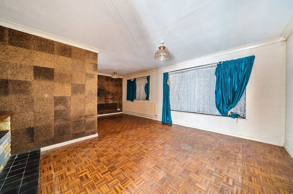 Property photo 3 of 9 Sitting Room
