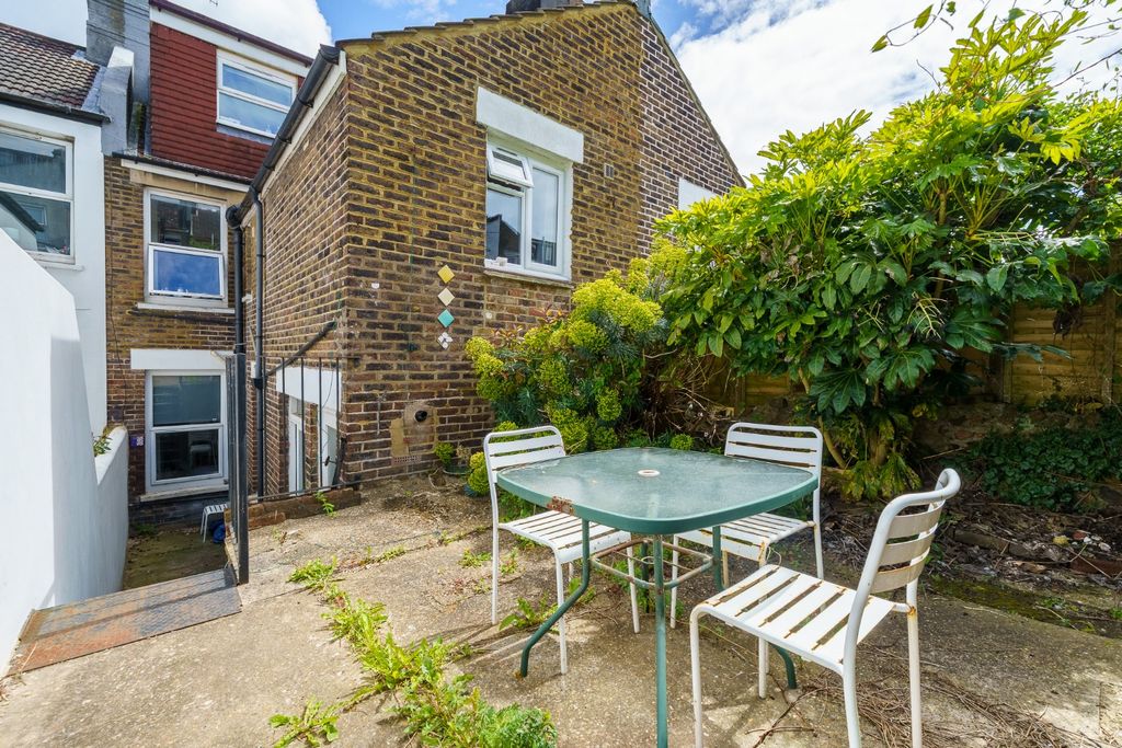 Property photo 2 of 15 5129451