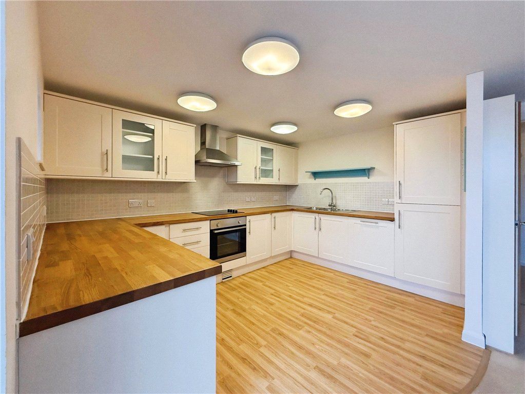 Property photo 2 of 11 Picture No. 21