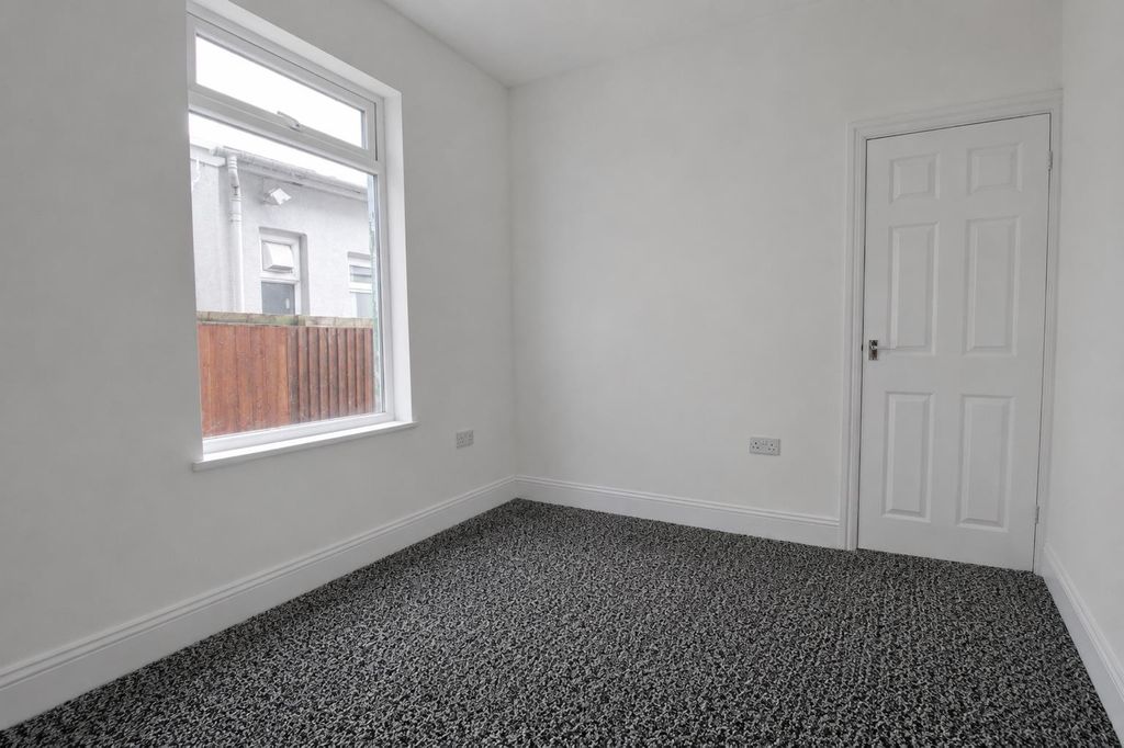 Property photo 3 of 11 De84Ddd9-B298-4887-B0A4-Cb854Aa5254E.Png