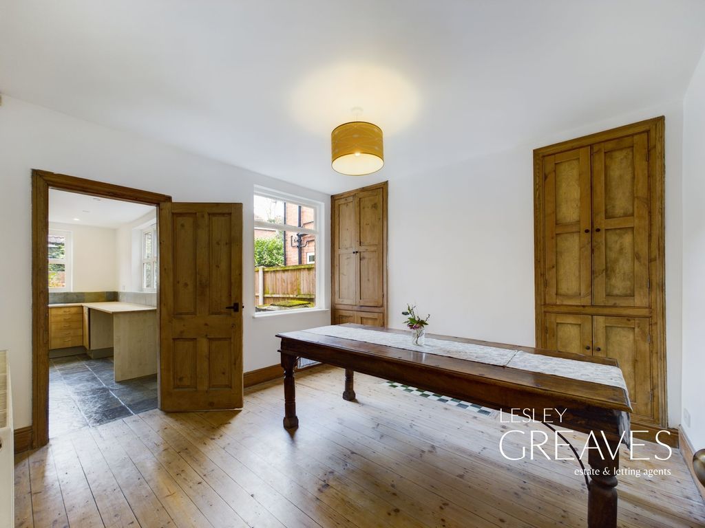 Property photo 3 of 17 Dining Room