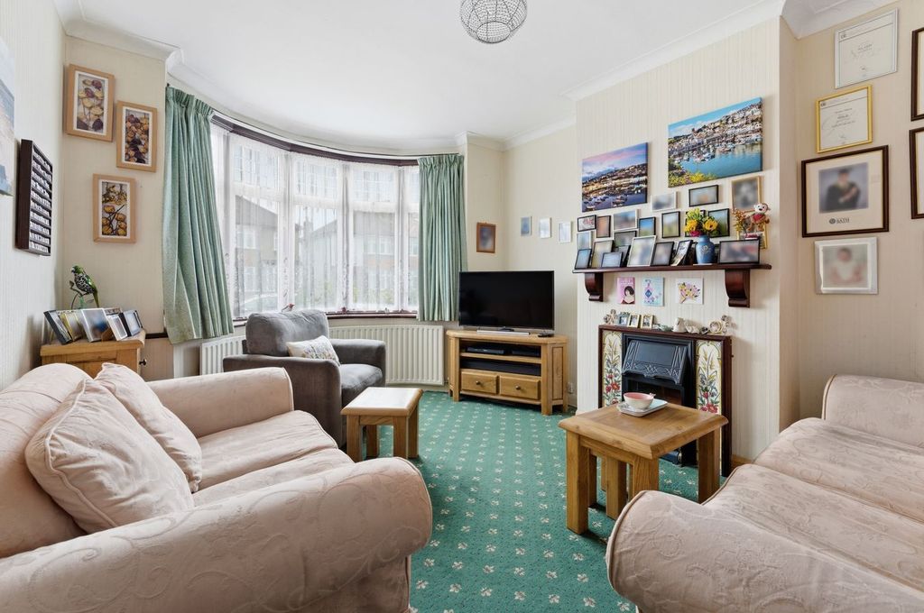 Property photo 3 of 15
