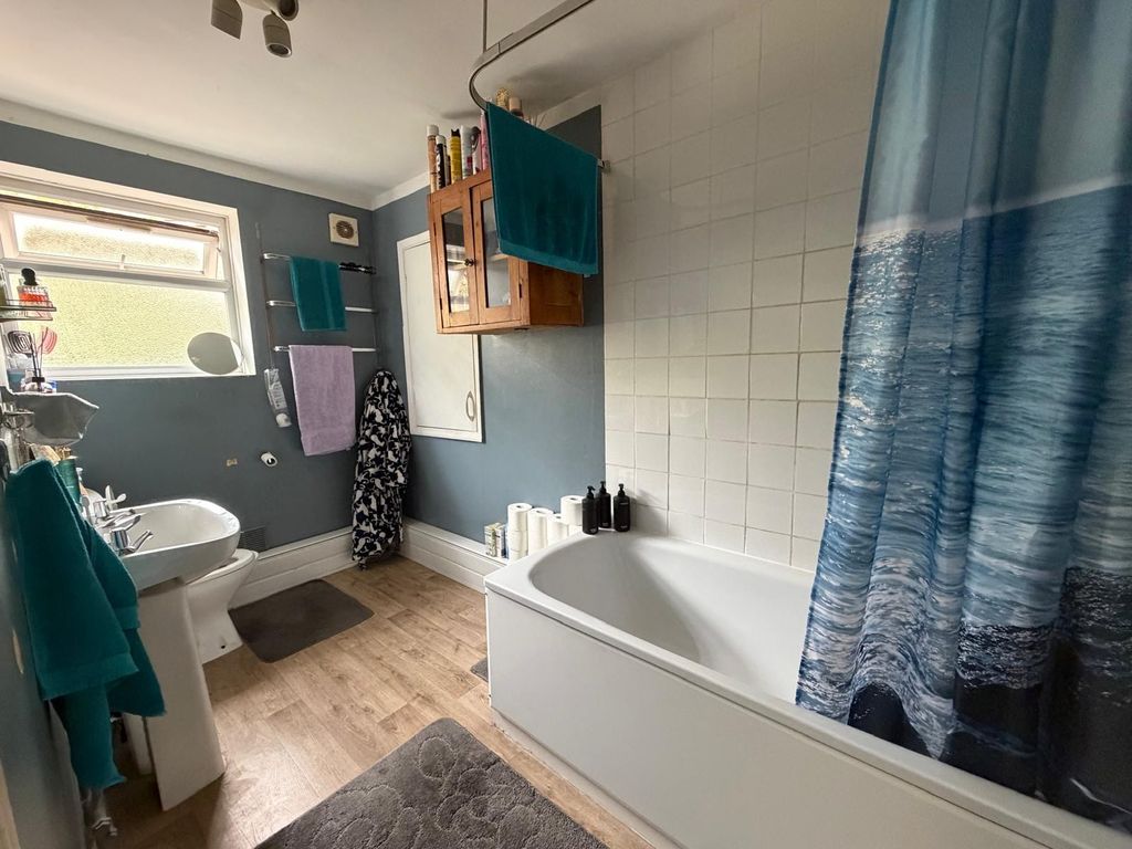 Property photo 3 of 4