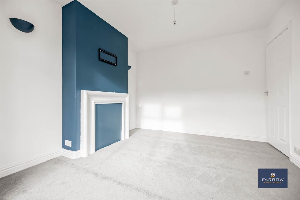 Property photo 3 of 22 Living Room