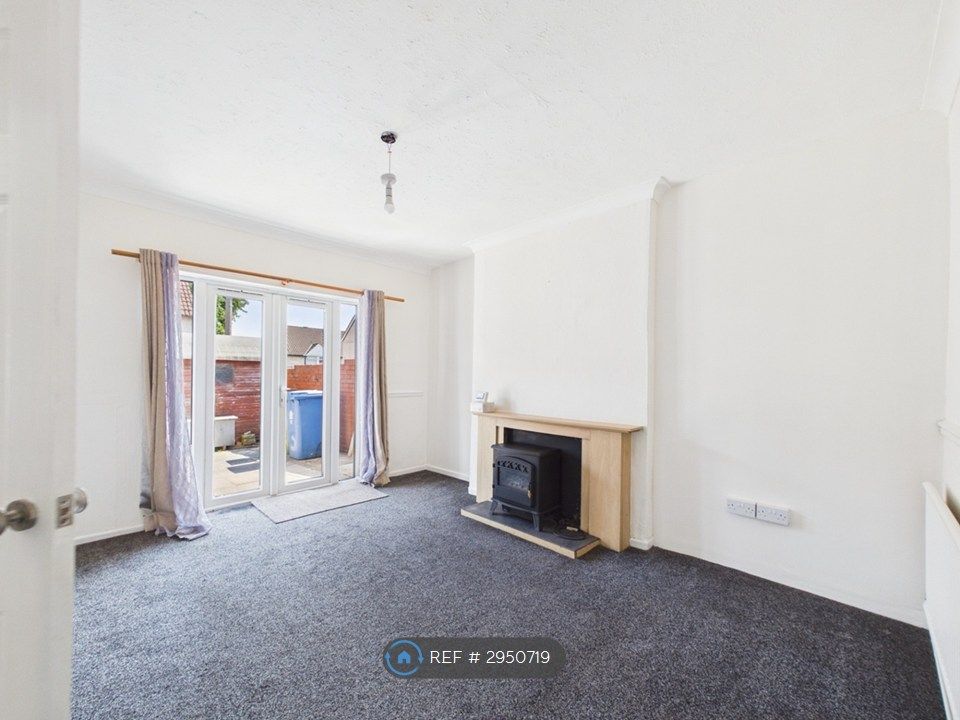 Property photo 3 of 9 Dining Room
