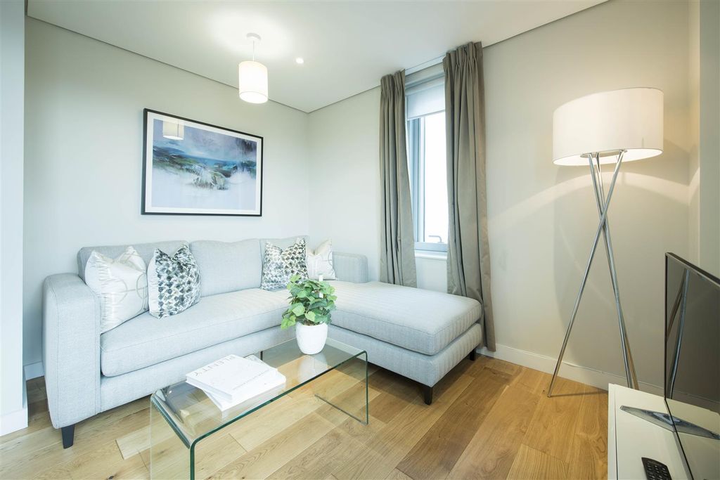 Property photo 3 of 16 1408Merchantsquare_211218_14.Jpg