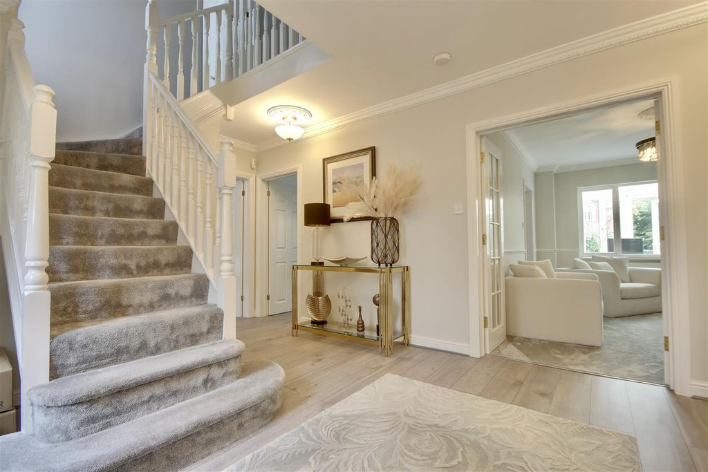 Property photo 3 of 32 25912164-6Ed6-47C5-Ae4E-D81756B0D5F2_1_201_A.Jpeg