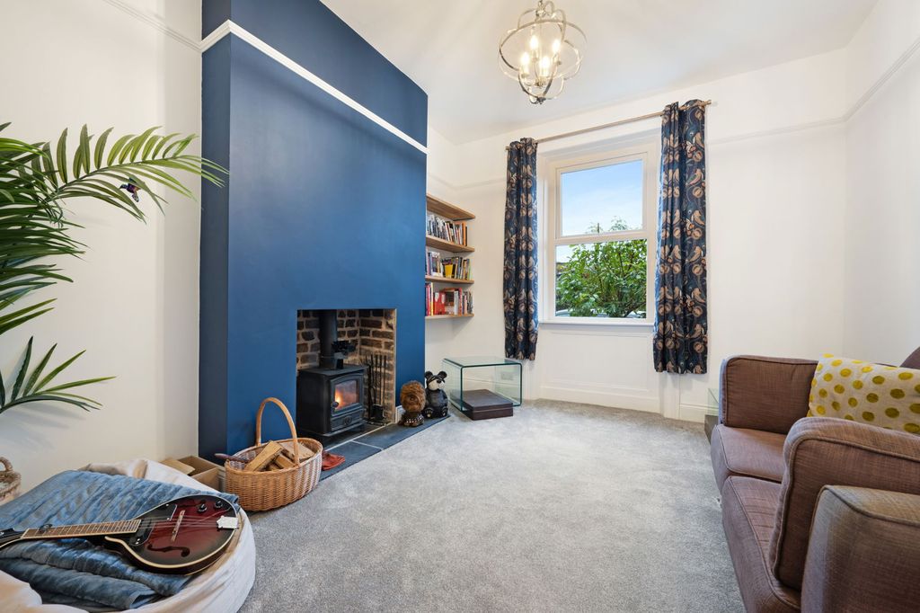 Property photo 2 of 46