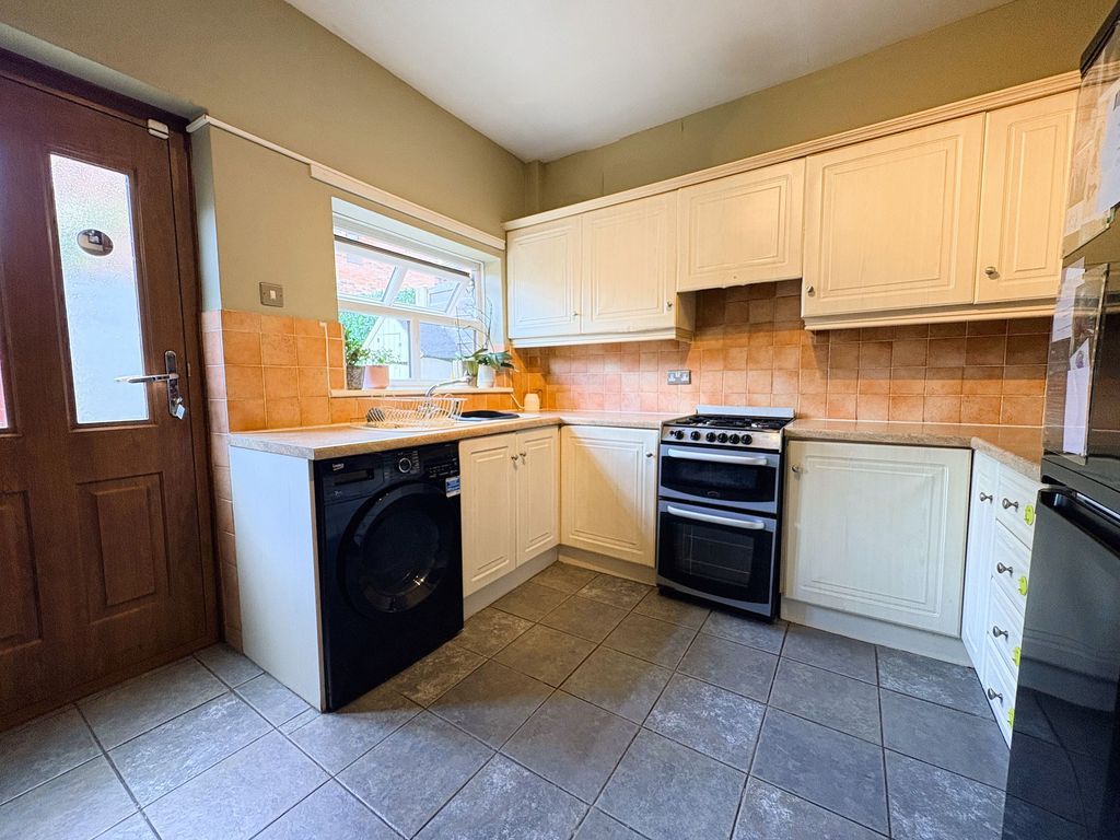 Property photo 2 of 23