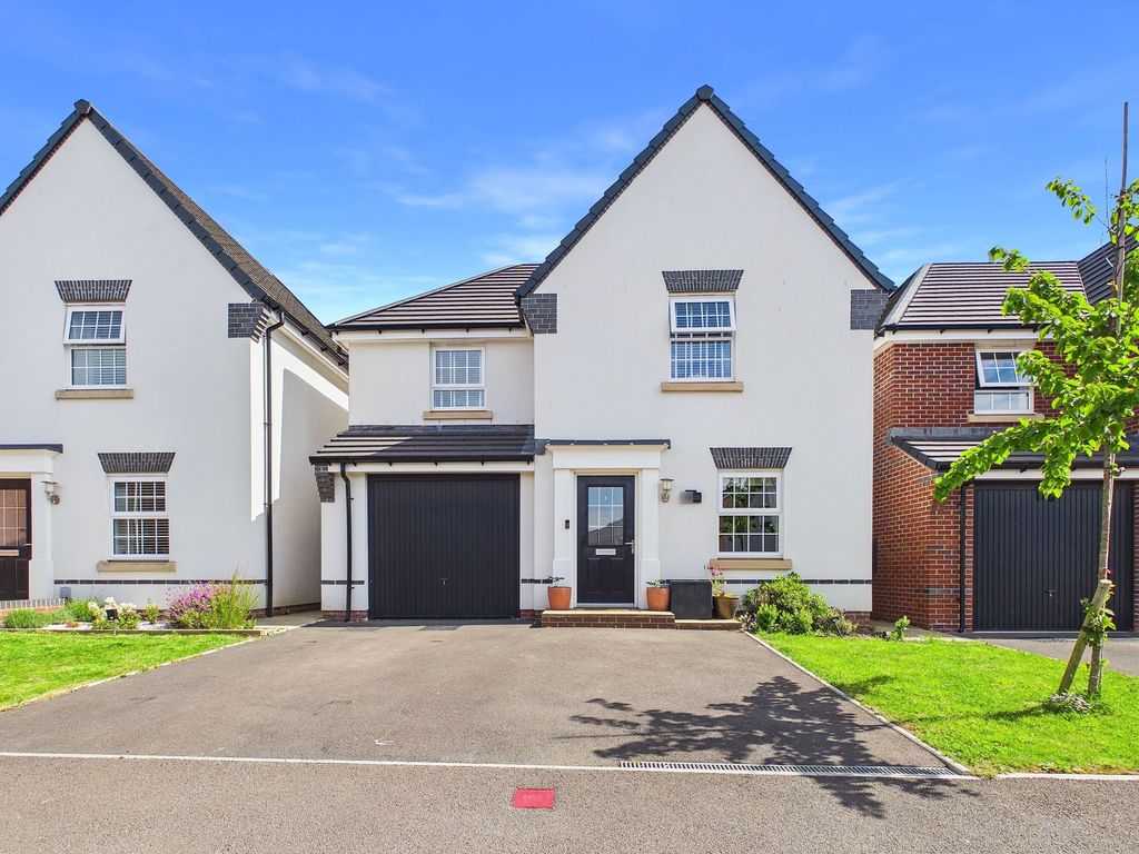 Property photo 1 of 32