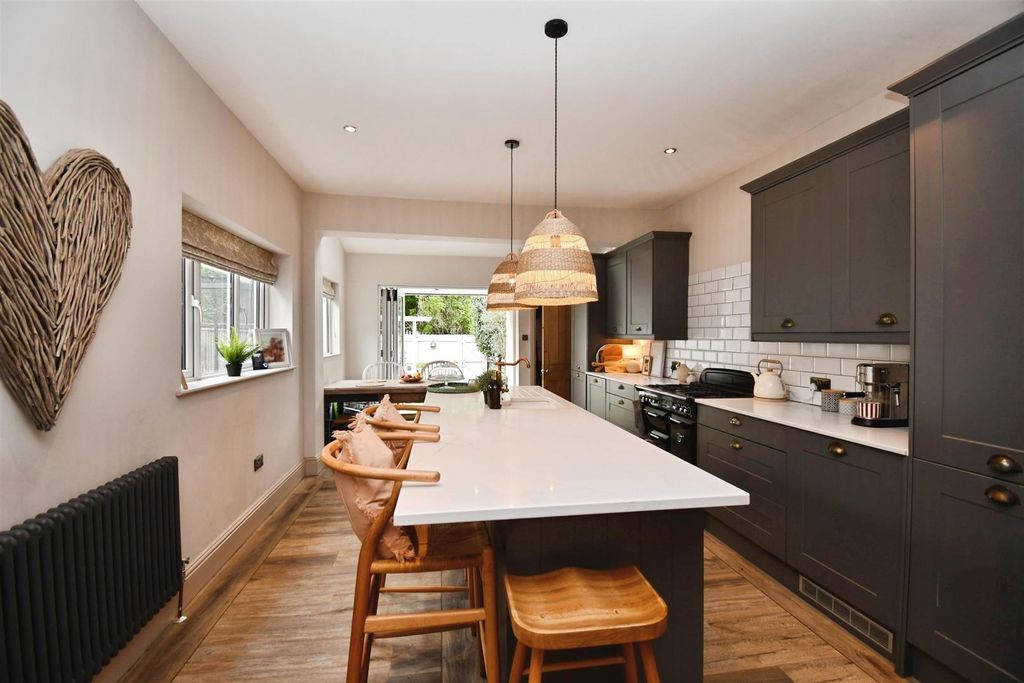 Property photo 3 of 15 d552Baaa-U 20 2826 29.Jpg