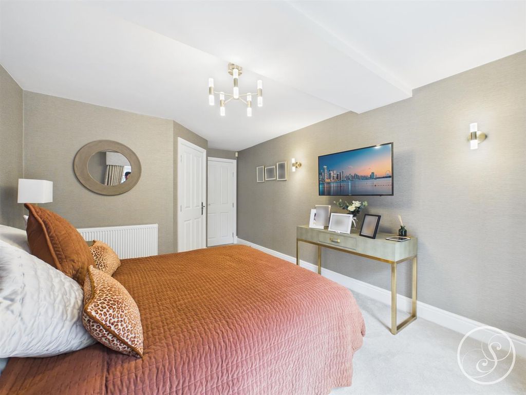 Additional image 18 of 3 bed flat for salePark Crescent, Roundhay, Leeds LS8