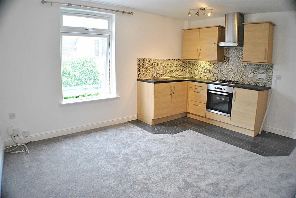 Property photo 2 of 4 Lounge Kitchenette