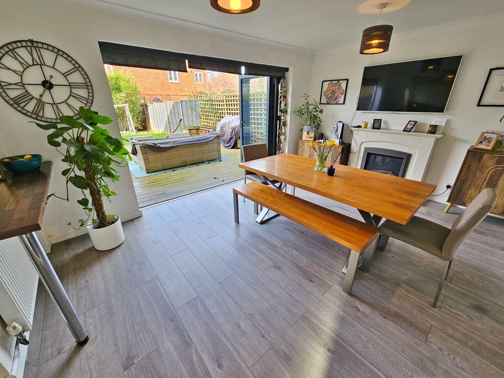 Property photo 2 of 21