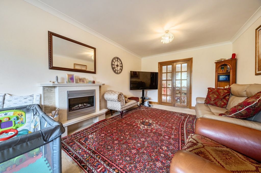 Property photo 2 of 14 1477401-11-6A2Bf06A4E452
