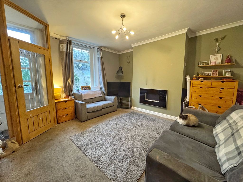 Property photo 3 of 18 Living Room